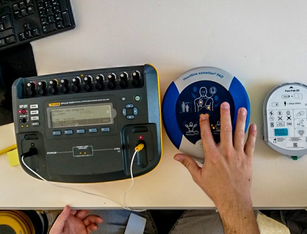 Defibrillator feulvizsgalat