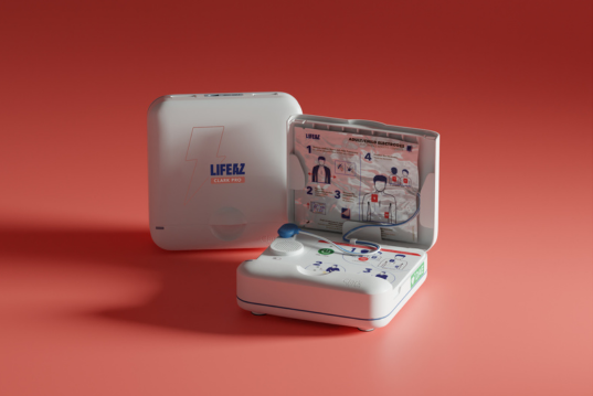 A Tesco Magyarország újabb 78 áruházát szerelte fel defibrillátorral a Medtraining szakmai támogatásával